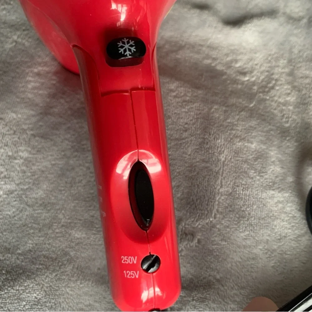 Vidal Sassoon Red/pink Hair Dryer small tiny hair dryer - Picture 5 of 8